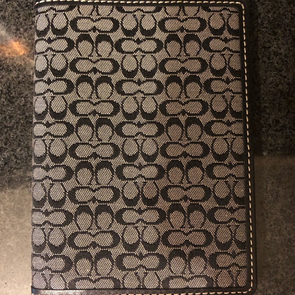 Coach passport holder - Picture 1 of 2